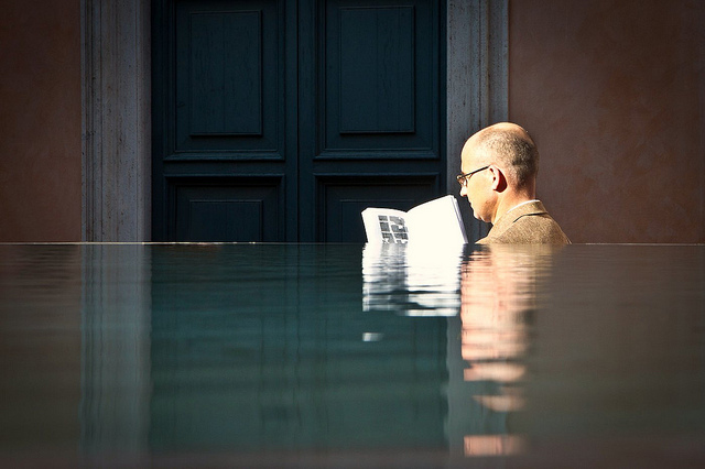 reading-water-by-peterwerkman.nl-via-flickr