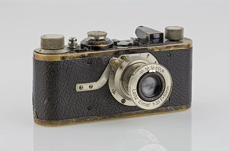 first Leica camera, produced in 925-1936
